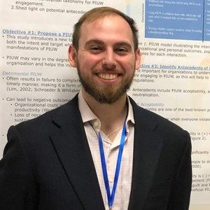 Meet your Posher, Dustin